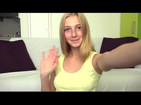 ❤️ Nalika aku bosen aku lazily masturbate sandi pink pus ❤ Video porno ing kita